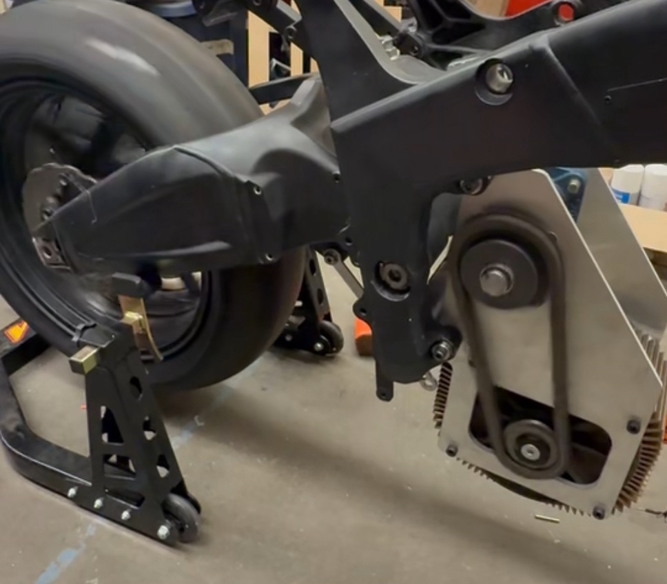 First rolling test of the drivetrain